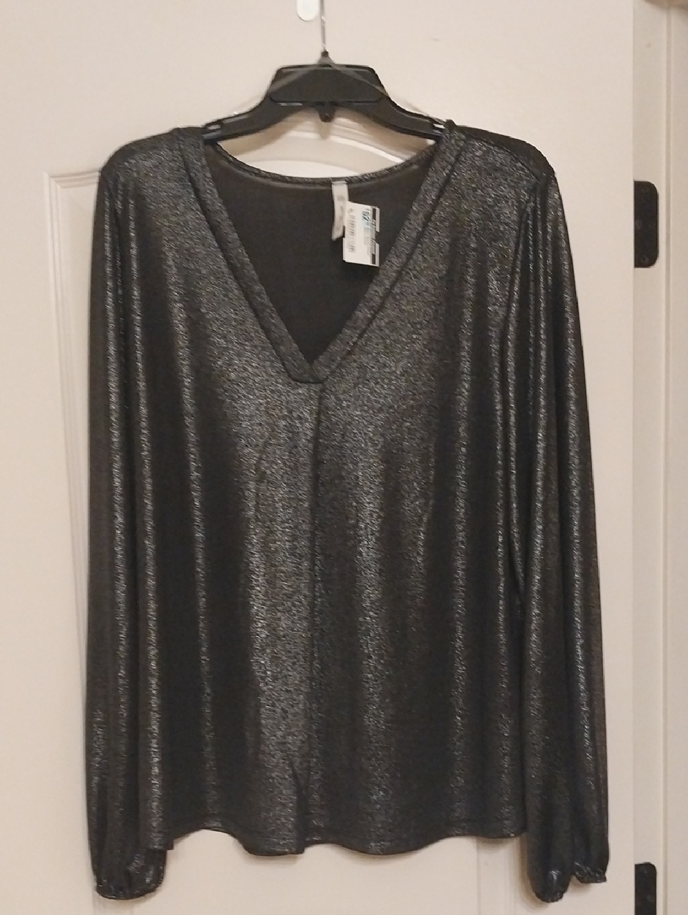 mts Metallic Black V-Neck Long Sleeve Top